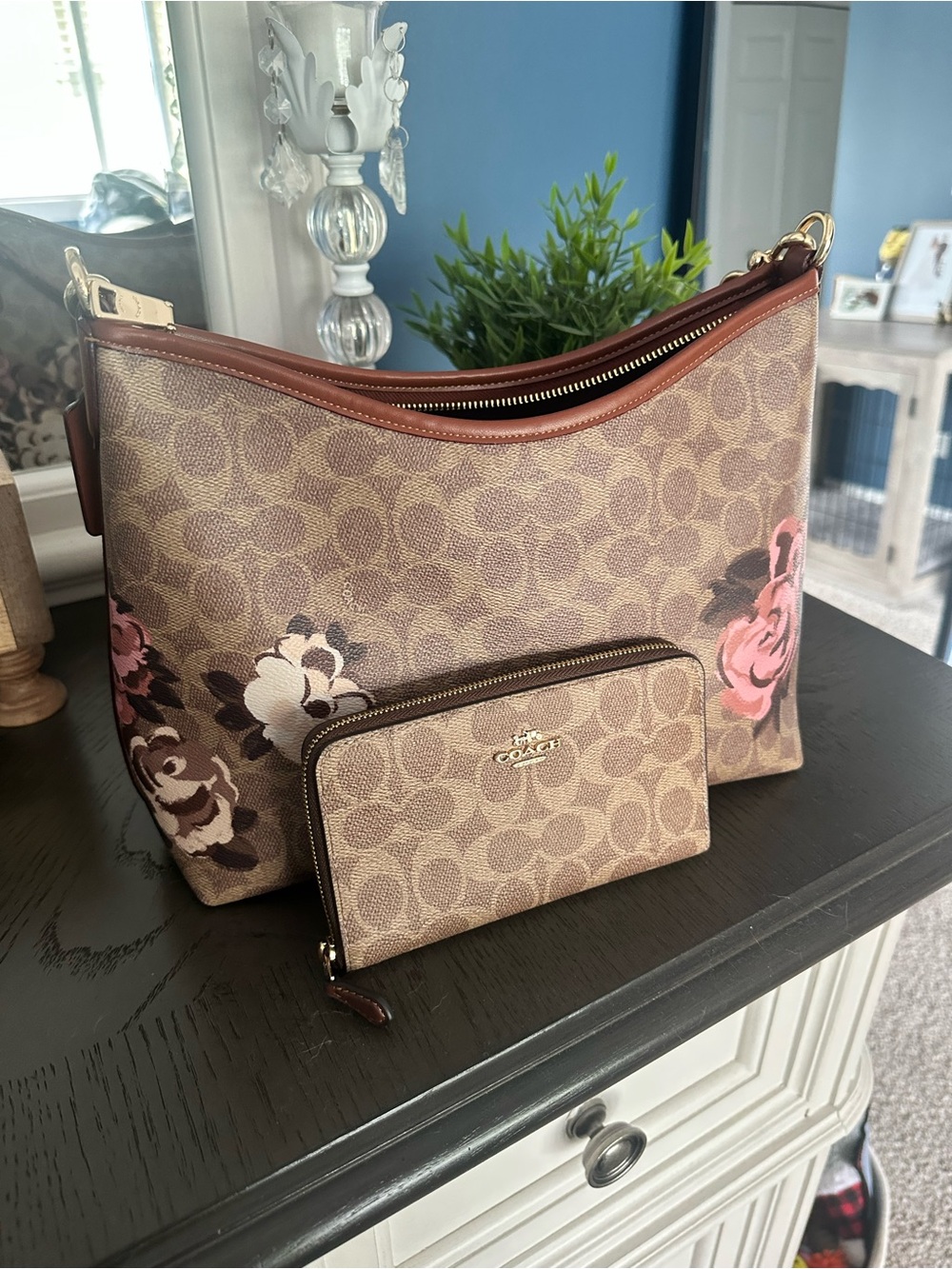 Coach Brown Signature Floral Laurel style Shoulder Bag with Pink Accents - Picture 5 of 9